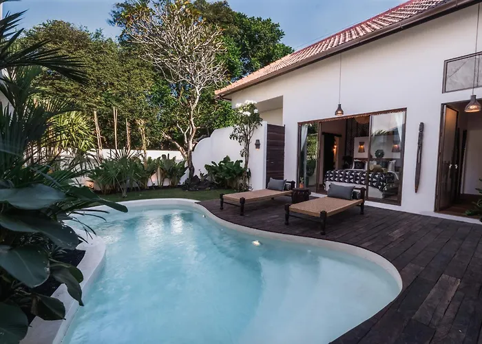 Elegant Tropical Escape With Private Pool Villa *