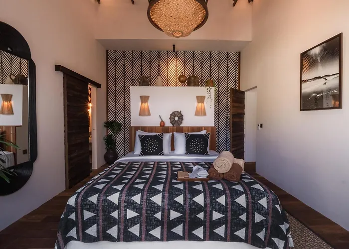 Elegant Tropical Escape With Private Pool Villa Uluwatu