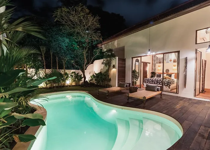 Villa Elegant Tropical Escape With Private Pool