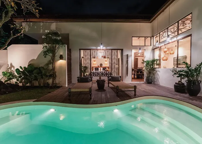 Villa Elegant Tropical Escape With Private Pool