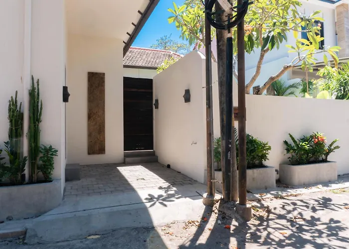 Elegant Tropical Escape With Private Pool فيلة أُلُواتو