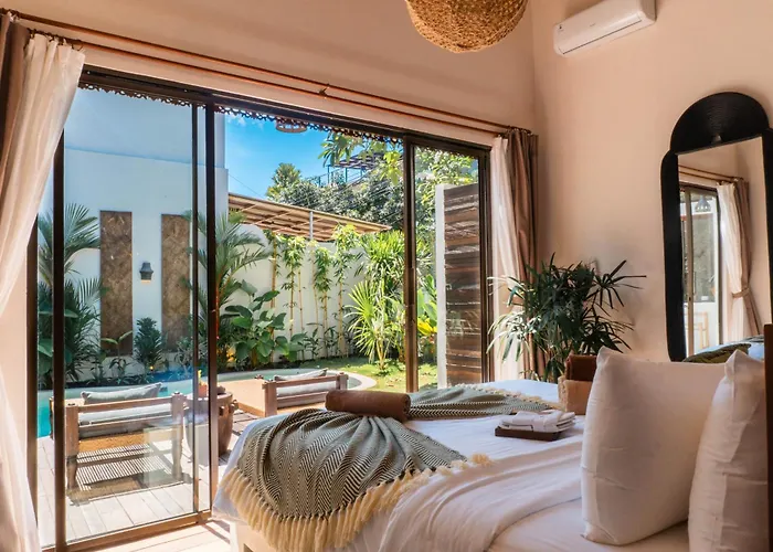 Elegant Tropical Escape With Private Pool * أُلُواتو