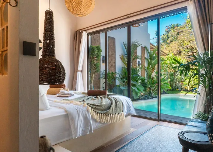 Elegant Tropical Escape With Private Pool أُلُواتو