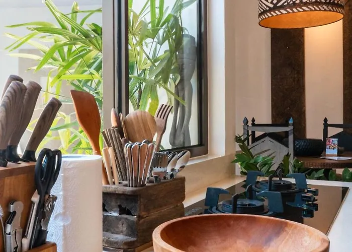 فيلة Elegant Tropical Escape With Private Pool *
