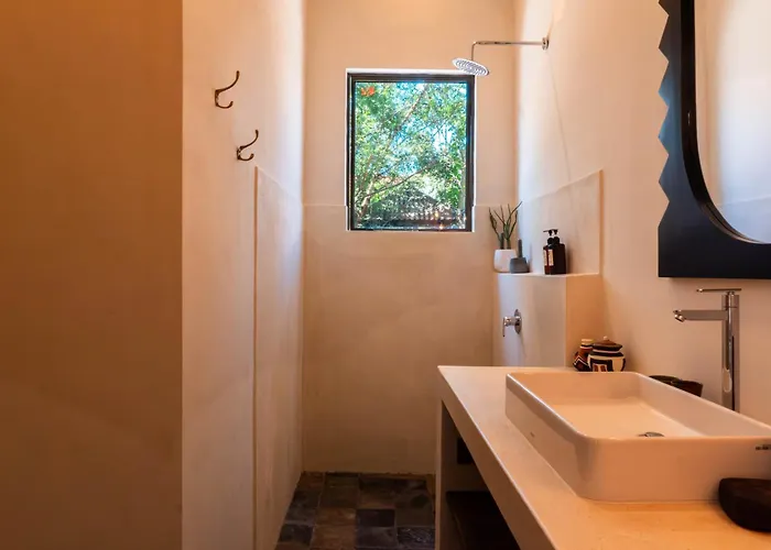 Elegant Tropical Escape With Private Pool * أُلُواتو