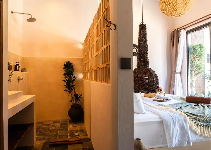 فيلة Elegant Tropical Escape With Private Pool أُلُواتو