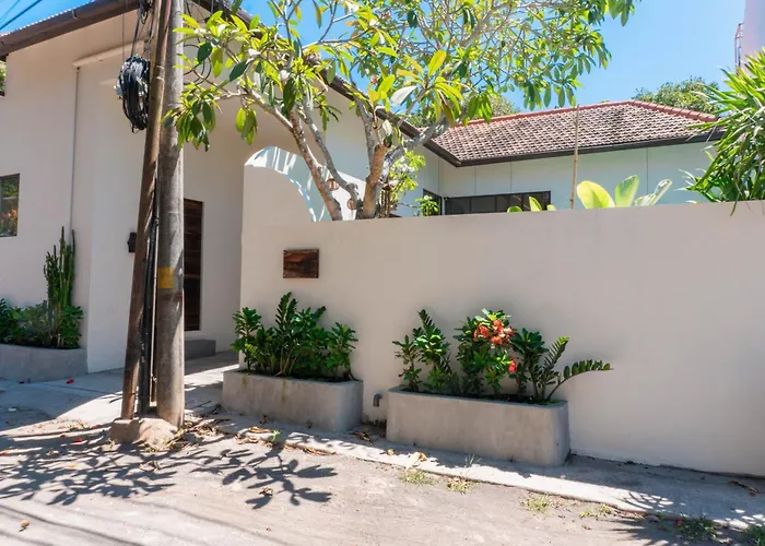 Elegant Tropical Escape With Private Pool فيلة