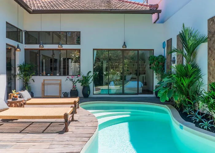 Elegant Tropical Escape With Private Pool فيلة